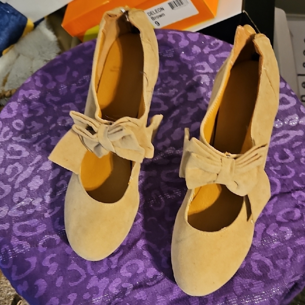 Women's Beige Bow Flats